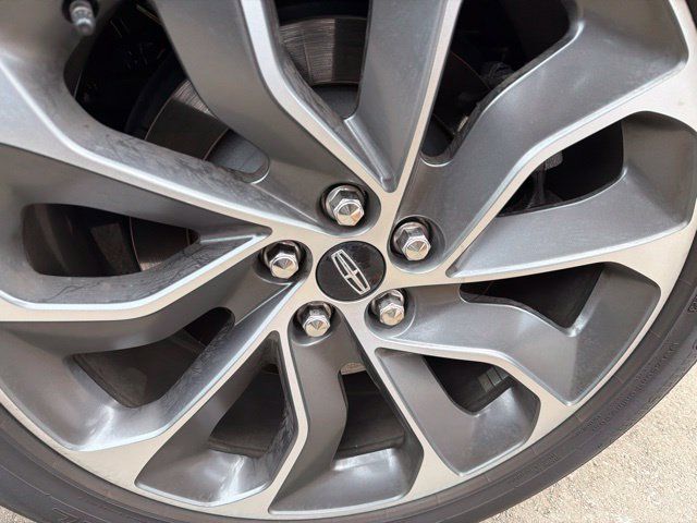 Used 2023 Lincoln Nautilus Reserve AWD/4WD image 6
