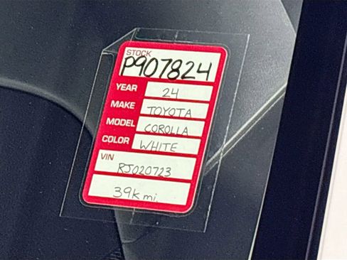 Used 2024 Toyota Corolla LE image 24