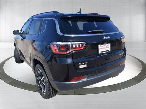 Used 2022 Jeep Compass Limited image 5