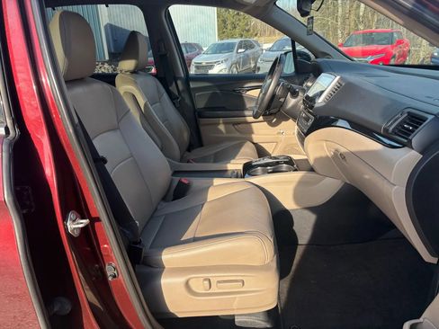 Used 2018 Honda Pilot Touring image 16