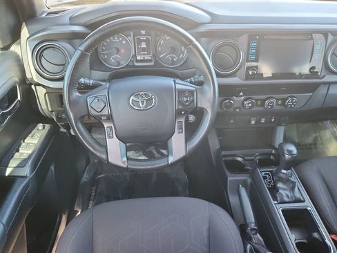 Used 2019 Toyota Tacoma TRD Sport AWD/4WD image 10