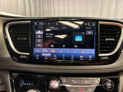 New 2026 Chrysler Pacifica Pinnacle image 15