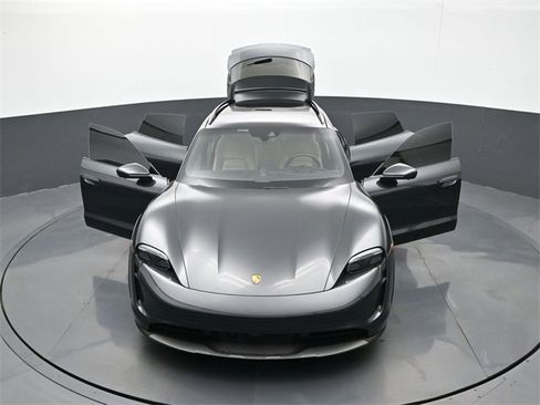 Used 2023 Porsche Taycan 4S image 33