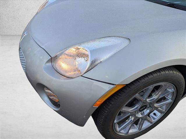Used 2007 Pontiac Solstice Convertible w/ Preferred Package RWD image 9