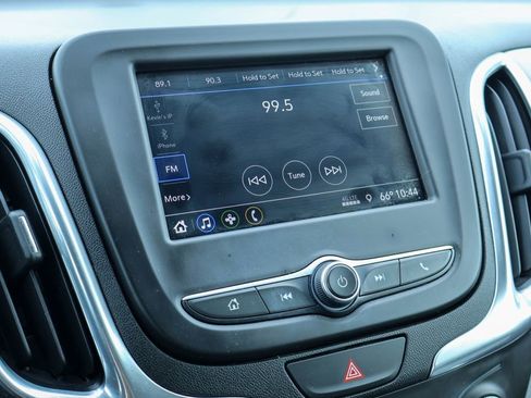 Used 2019 Chevrolet Equinox LT image 3