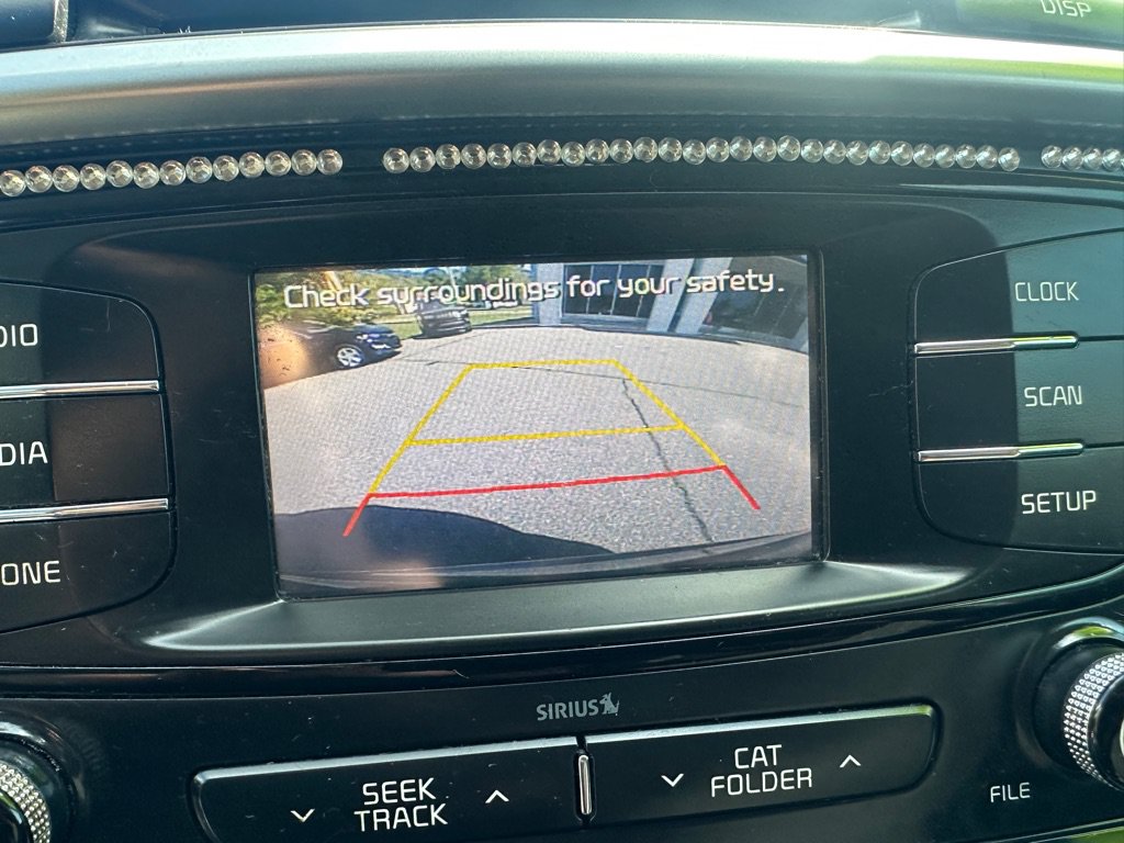 Used 2017 Kia Sorento AWD image 16