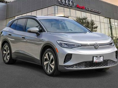 Used 2023 Volkswagen ID.4 Pro image 5