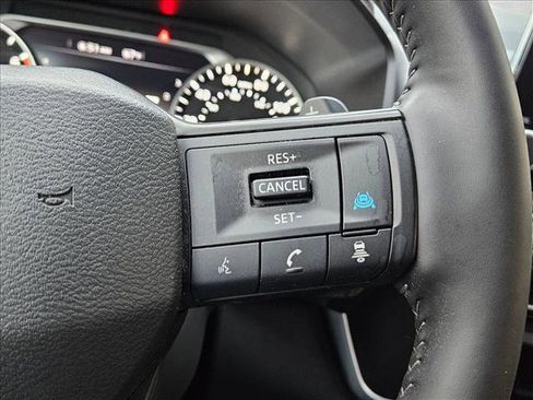 Used 2025 Nissan Rogue SV image 24