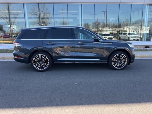 Used 2023 Lincoln Aviator Black Label w/ Class IV Trailer Tow Package image 9