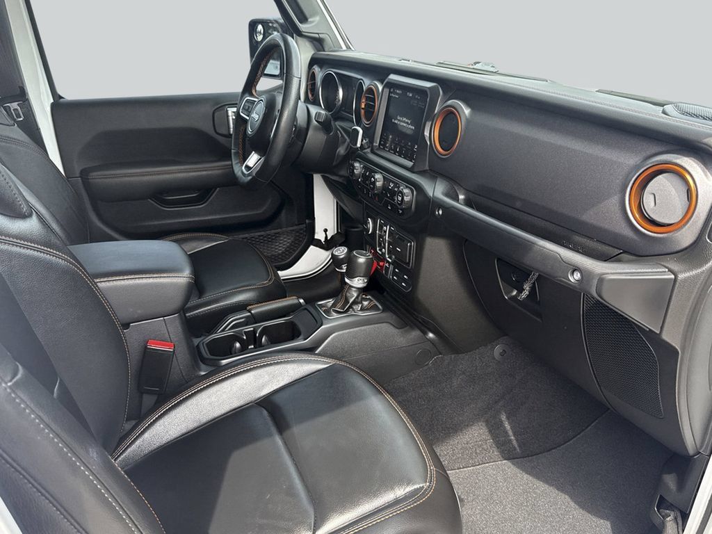 Used 2023 Jeep Gladiator Mojave w/ LED Lighting Group AWD/4WD image 17