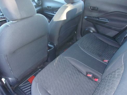 Used 2022 Nissan Kicks S image 13