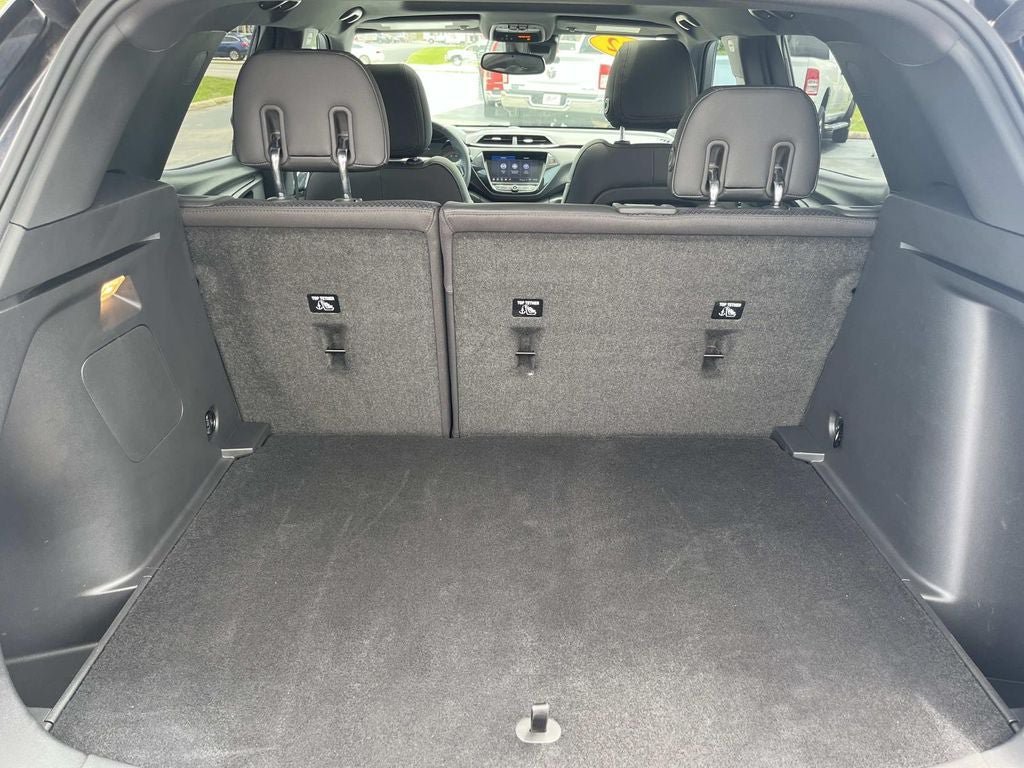Used 2022 Chevrolet TrailBlazer RS w/ Sun and Liftgate Package FWD image 18
