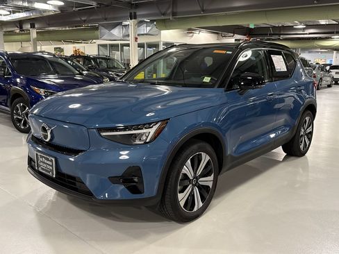 Used 2023 Volvo XC40 Recharge Plus w/ Protection Package Premier AWD/4WD image 5
