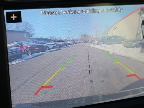 Used 2017 Lincoln Continental Select image 13