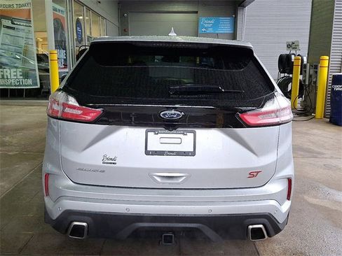 Used 2019 Ford Edge ST w/ Cold Weather Package image 5
