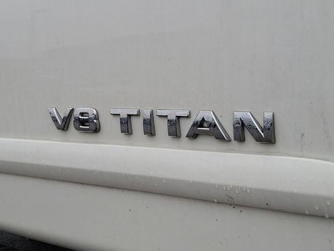 Used 2013 Nissan Titan SV w/ SV Value Truck Pkg image 7