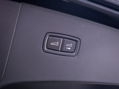 Certified 2025 Porsche Cayenne E-Hybrid Coupe AWD/4WD image 33