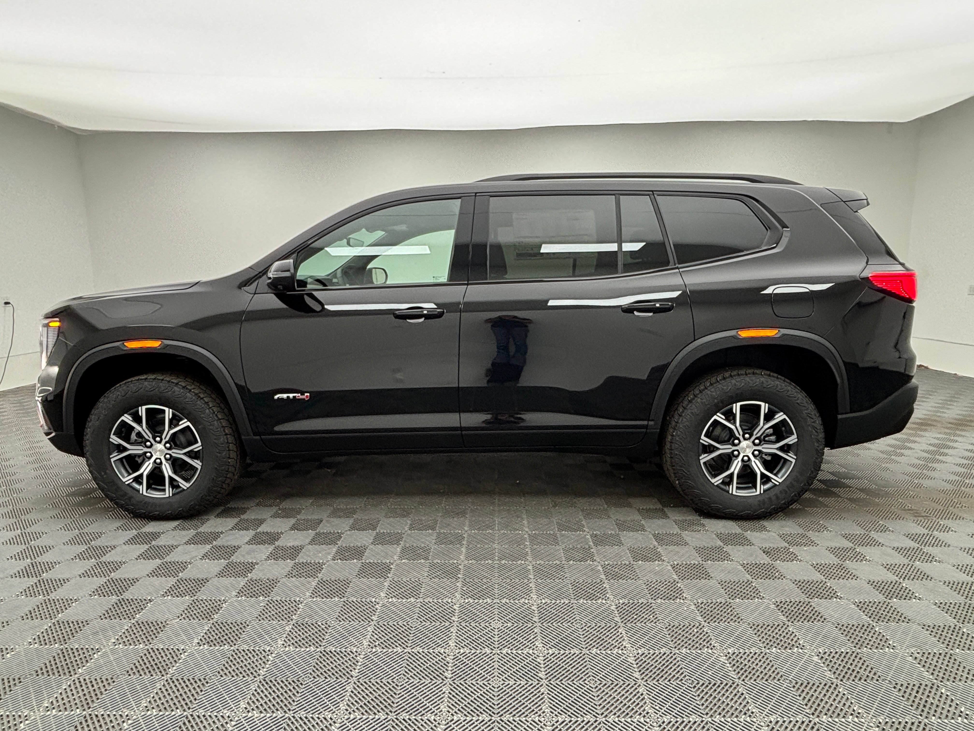 New 2026 GMC Acadia AT4 w/ Luxury Package AWD/4WD image 15