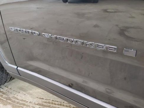 Used 2023 Jeep Grand Cherokee Altitude image 6