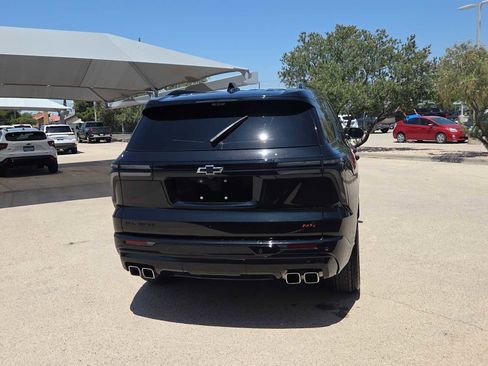 Used 2024 Chevrolet Traverse RS w/ LPO, Floor Liner Package FWD image 7