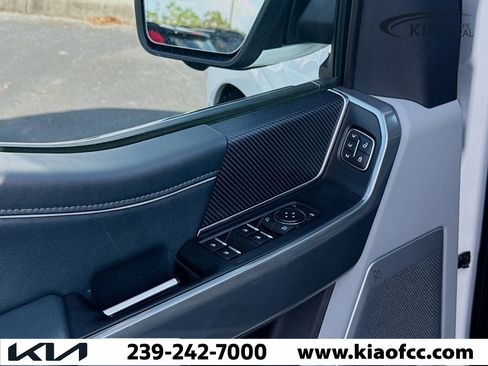 Used 2022 Ford F150 Limited image 21