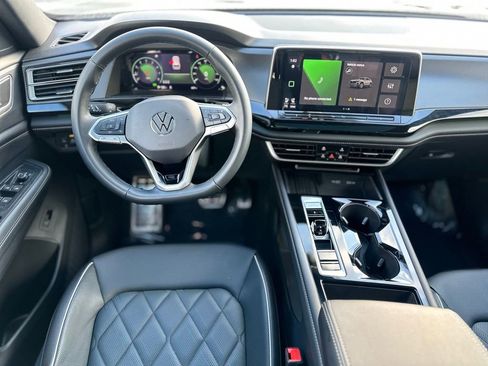 Used 2025 Volkswagen Atlas Cross Sport SEL Premium R-Line image 7