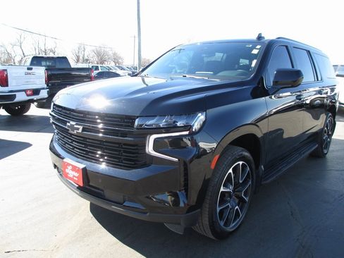 Used 2023 Chevrolet Suburban RST image 11