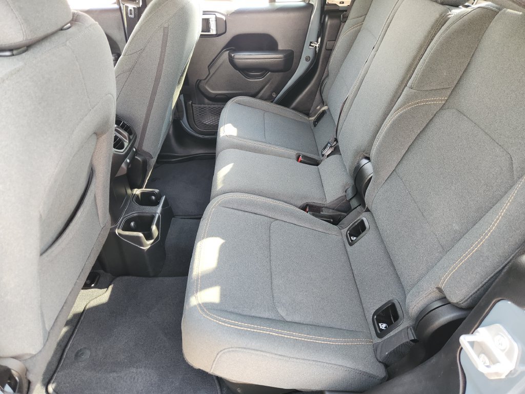 Used 2025 Jeep Gladiator Sport AWD/4WD image 21