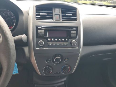 Used 2015 Nissan Versa SV FWD image 13