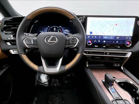 Used 2025 Lexus RX 350 Premium w/ Convenience Package image 4