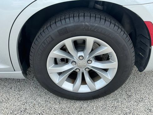 Used 2023 Chrysler 300 Touring RWD image 29