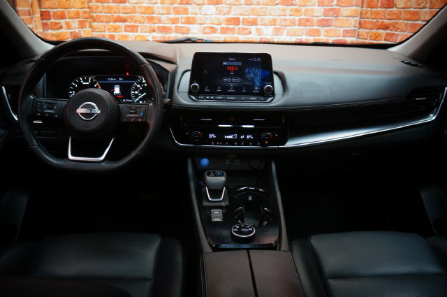 Certified 2022 Nissan Rogue SV w/ SV Premium Package AWD/4WD image 10