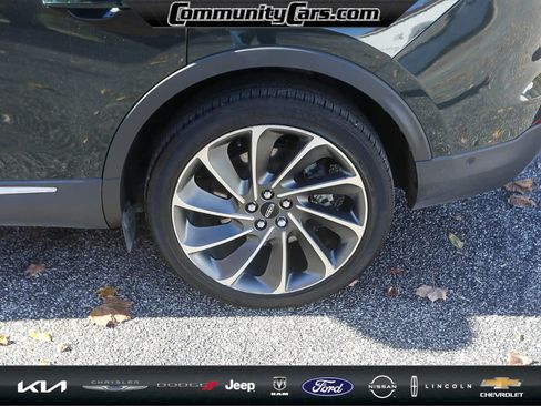 Certified 2022 Lincoln Nautilus Reserve w/ Equipment Group 202A image 4