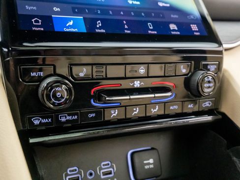 Used 2021 Jeep Grand Cherokee L Limited image 26