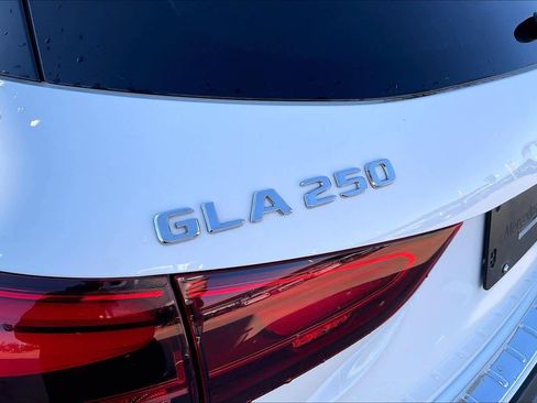 Used 2025 Mercedes-Benz GLA 250 image 11