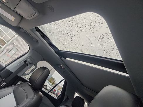 Certified 2022 Ford Explorer XLT w/ Equipment Group 202A image 21