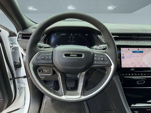 New 2026 Jeep Grand Cherokee L Limited w/ Limited Altitude Package AWD/4WD image 17