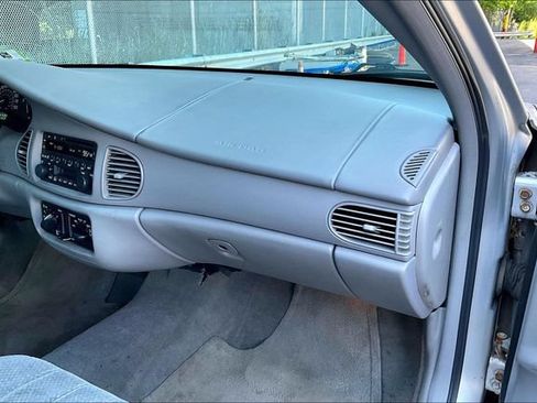 Used 2004 Buick Century Custom FWD image 16