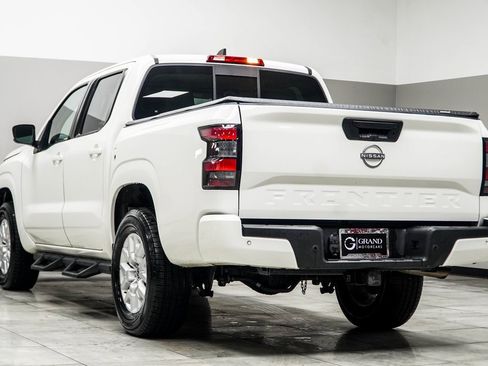 Used 2022 Nissan Frontier SV image 10