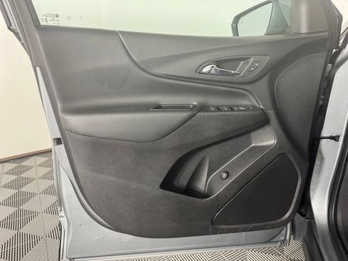 Used 2023 Chevrolet Equinox LT FWD image 11