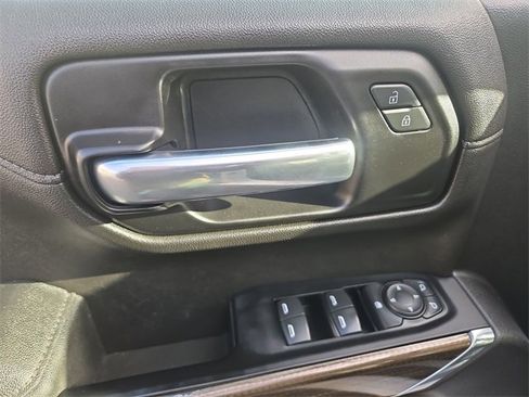 Used 2019 Chevrolet Silverado 1500 RST image 23