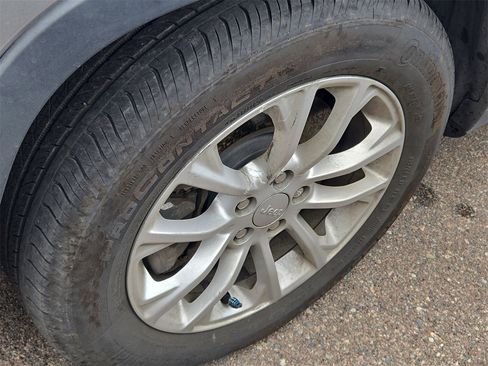 Used 2020 Jeep Cherokee Latitude image 15