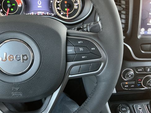 Used 2021 Jeep Cherokee Latitude Lux w/ Sun & Sound Group image 13