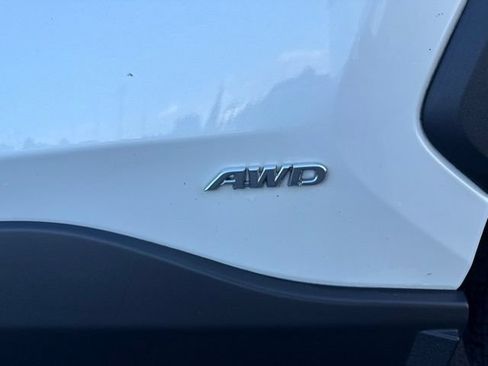 Used 2022 Toyota RAV4 XLE Premium AWD/4WD image 10