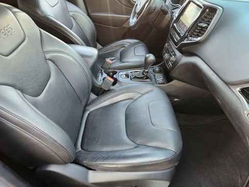 Used 2020 Jeep Cherokee High Altitude image 14