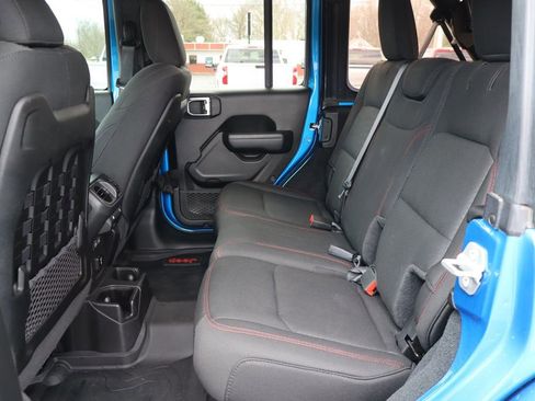 Used 2022 Jeep Wrangler Unlimited Rubicon w/ Cold Weather Group image 26