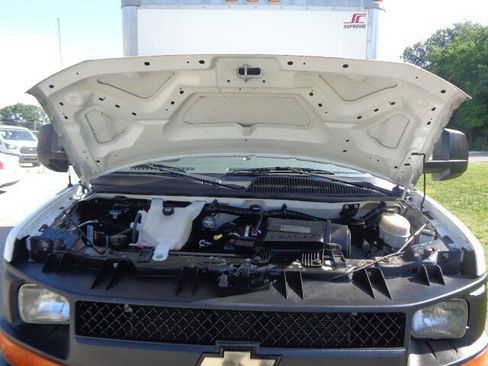 Used 2014 Chevrolet Express 3500 RWD image 22