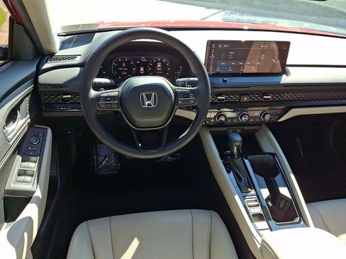 Used 2025 Honda Accord EX-L image 11