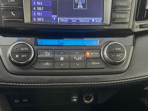 Used 2018 Toyota RAV4 XLE image 23