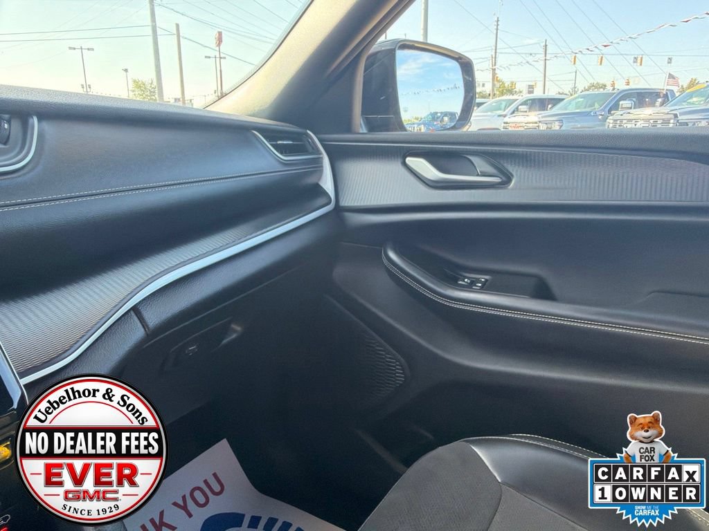 Used 2023 Jeep Grand Cherokee L Laredo AWD/4WD image 36